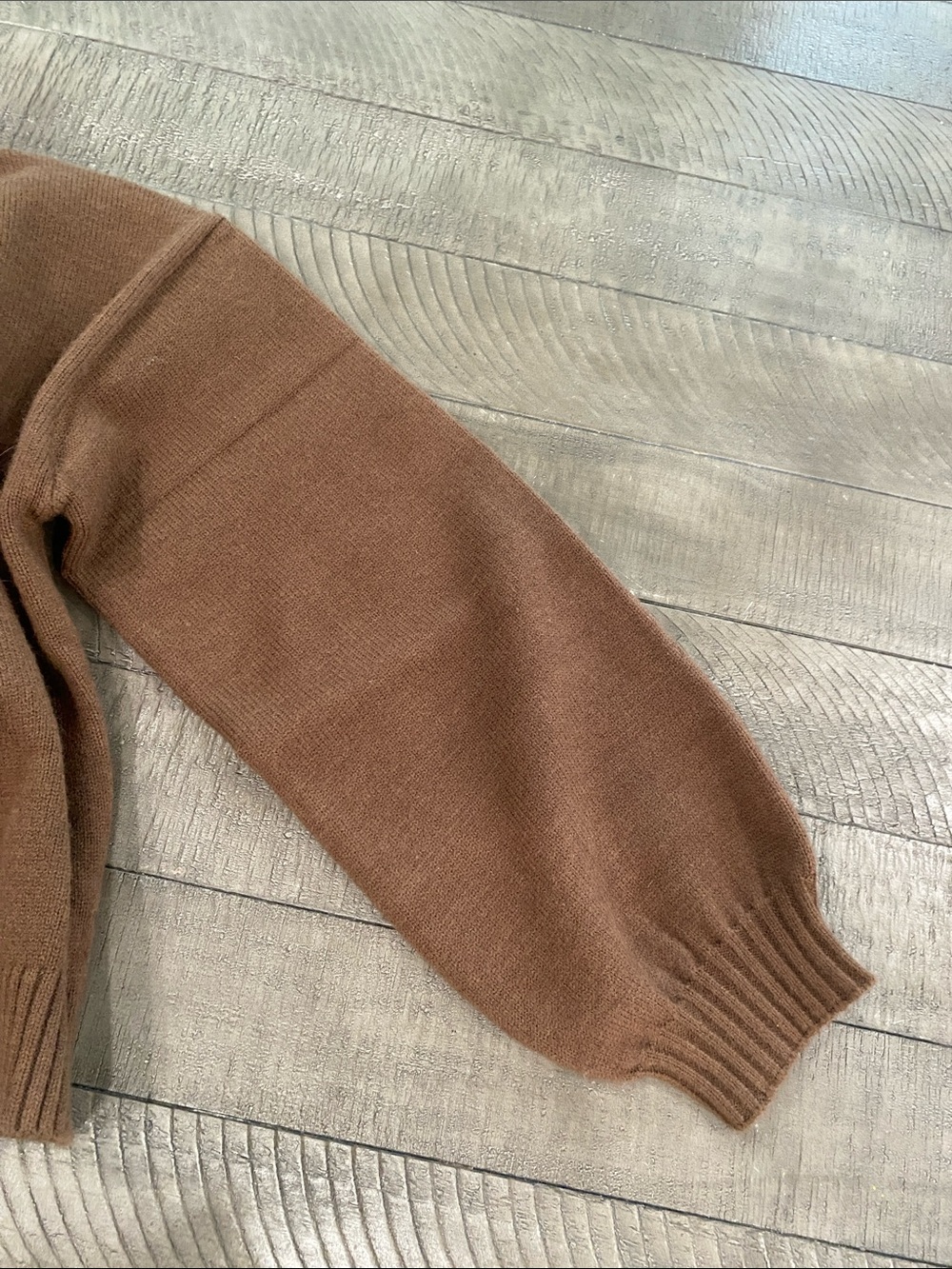 Commense Brown Cardigan with Black Velvet Bows - Picture 4 of 4